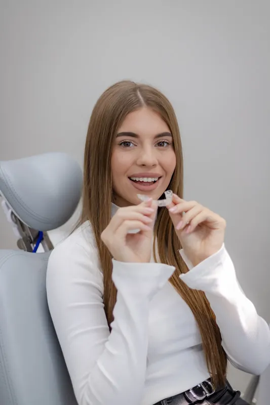 Пациент Orthodontica с элайнерами