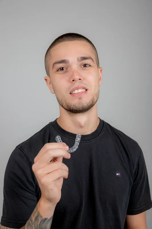 Пациент Orthodontica с элайнерами